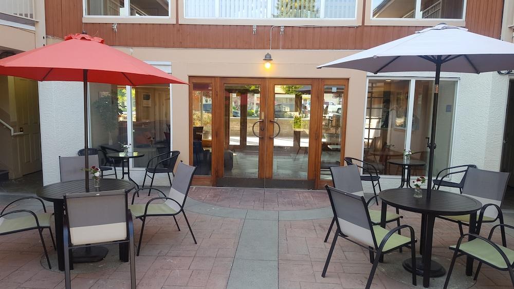 Econo Lodge Inn & Suites North Vancouver Exterior foto
