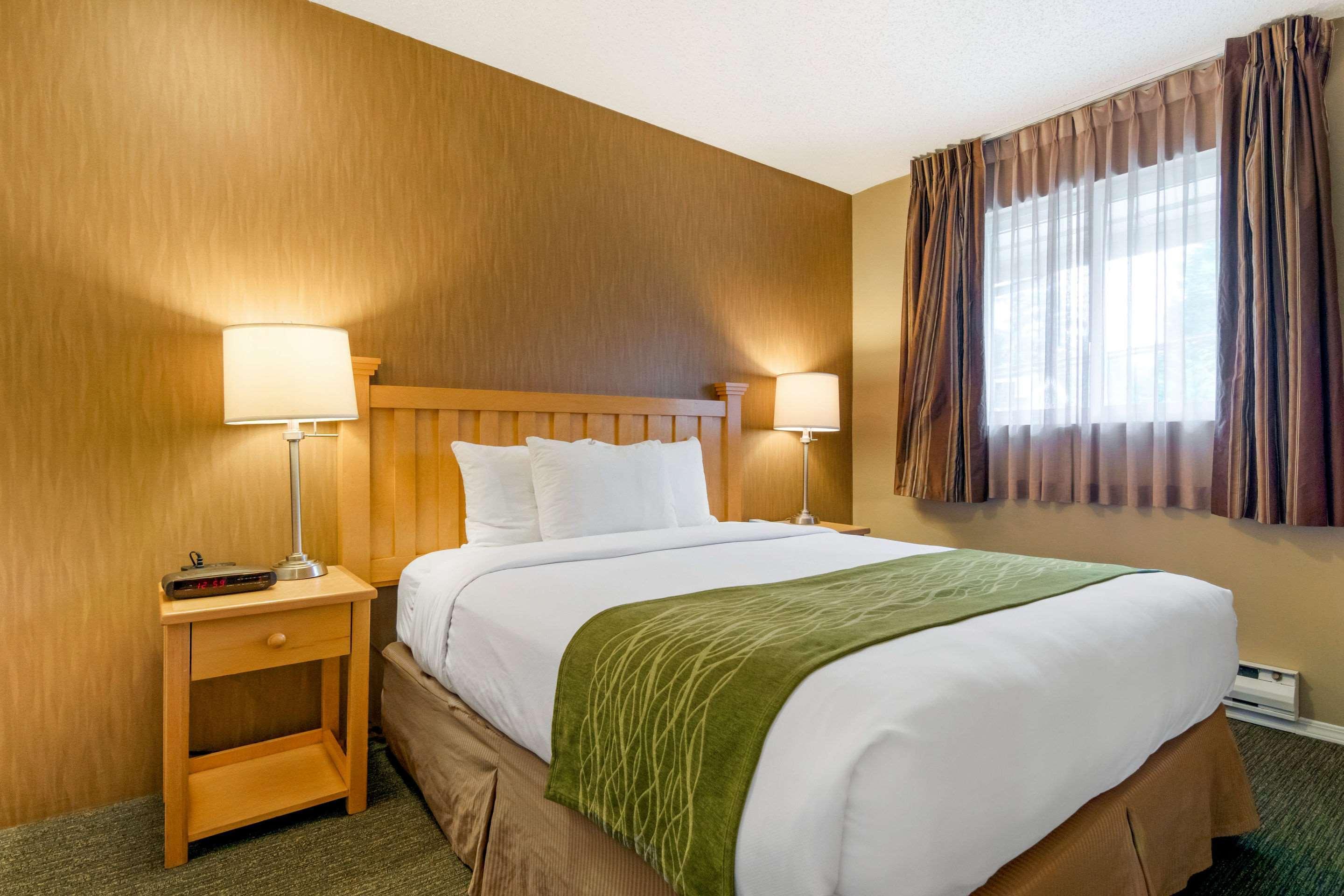 Econo Lodge Inn & Suites North Vancouver Exterior foto