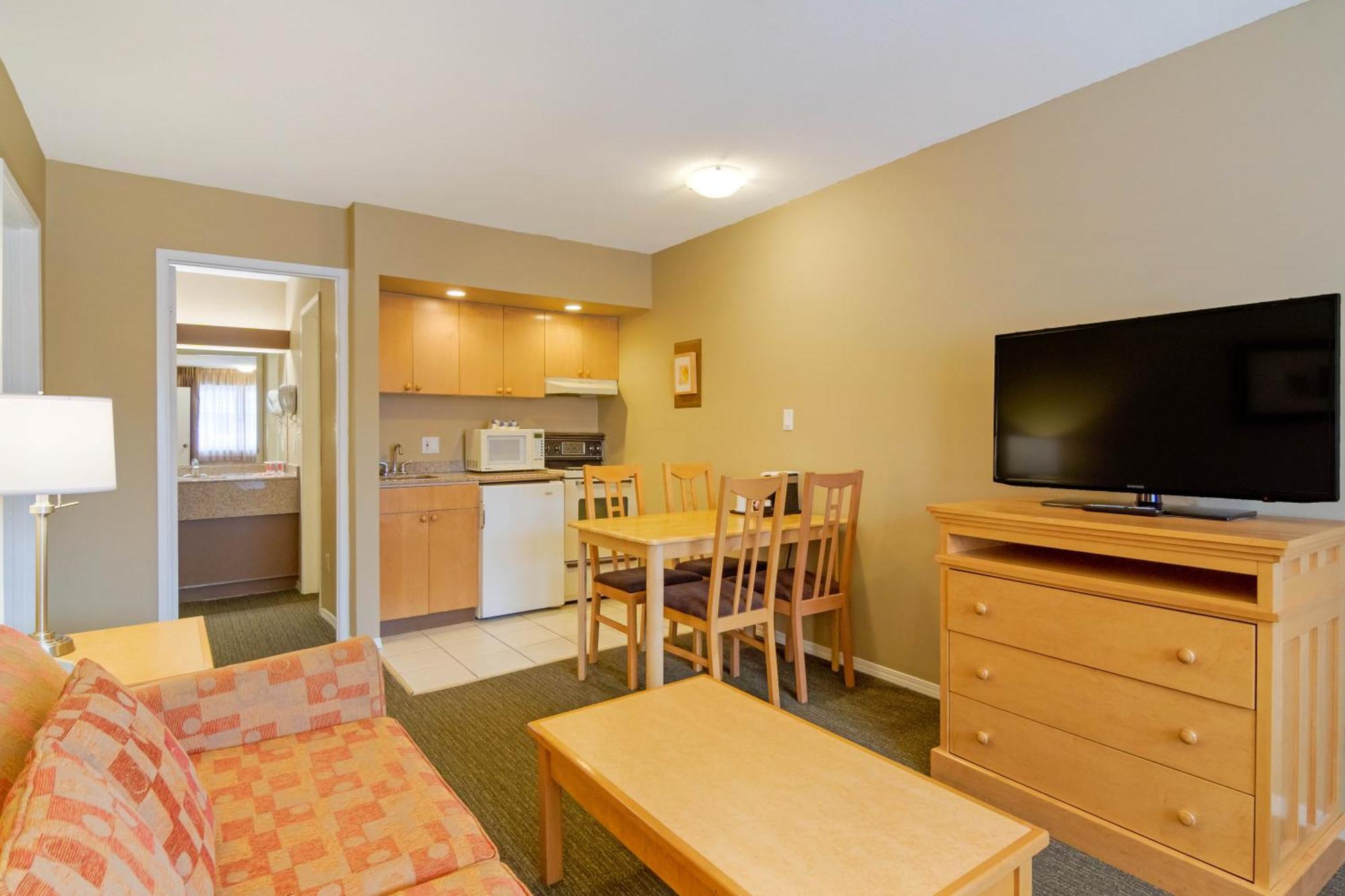Econo Lodge Inn & Suites North Vancouver Exterior foto