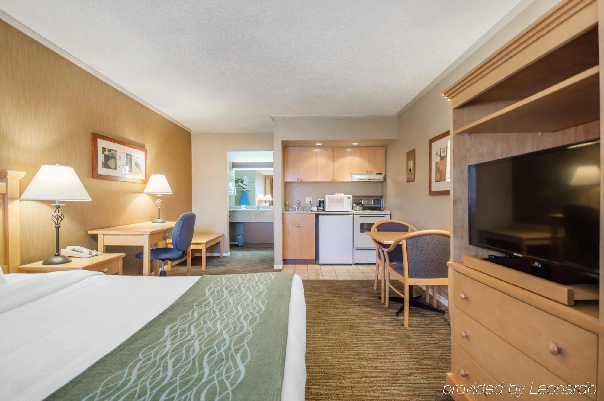 Econo Lodge Inn & Suites North Vancouver Exterior foto