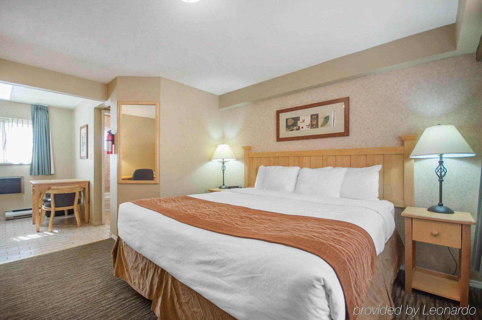 Econo Lodge Inn & Suites North Vancouver Exterior foto